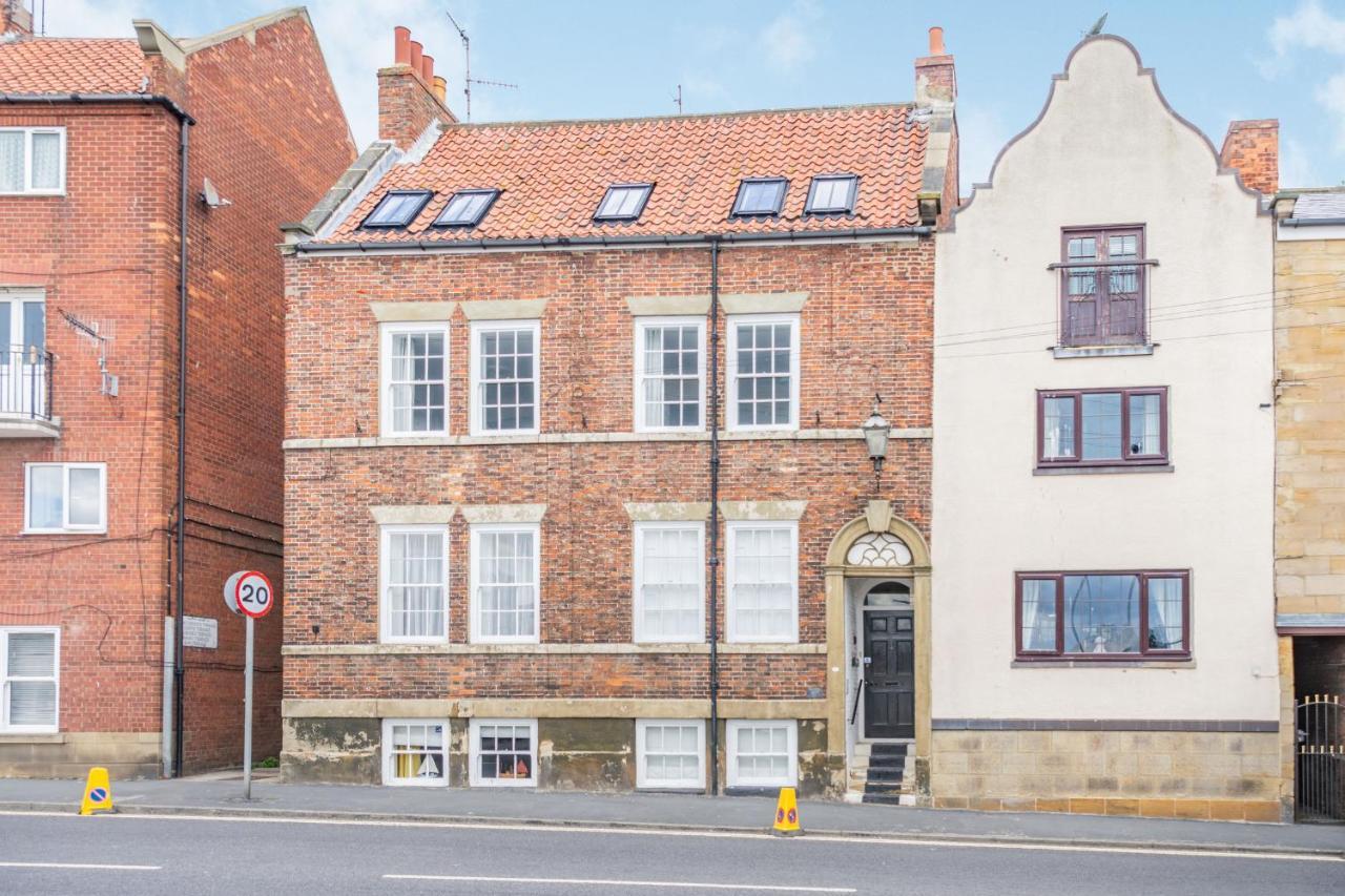 What A View At Quayside Apartment Whitby Exteriör bild