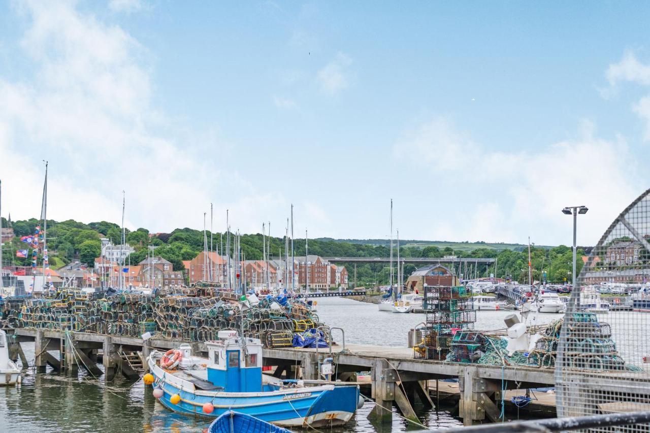 What A View At Quayside Apartment Whitby Exteriör bild