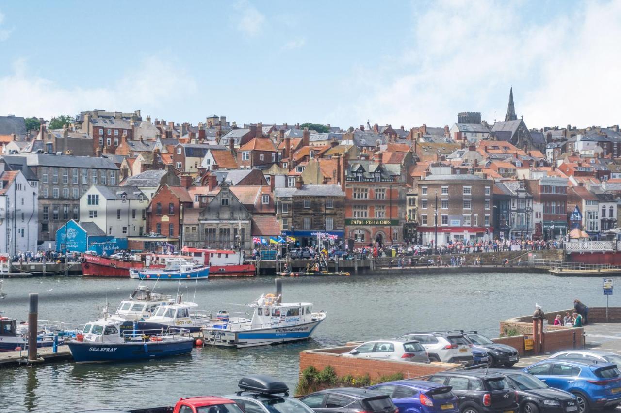 What A View At Quayside Apartment Whitby Exteriör bild