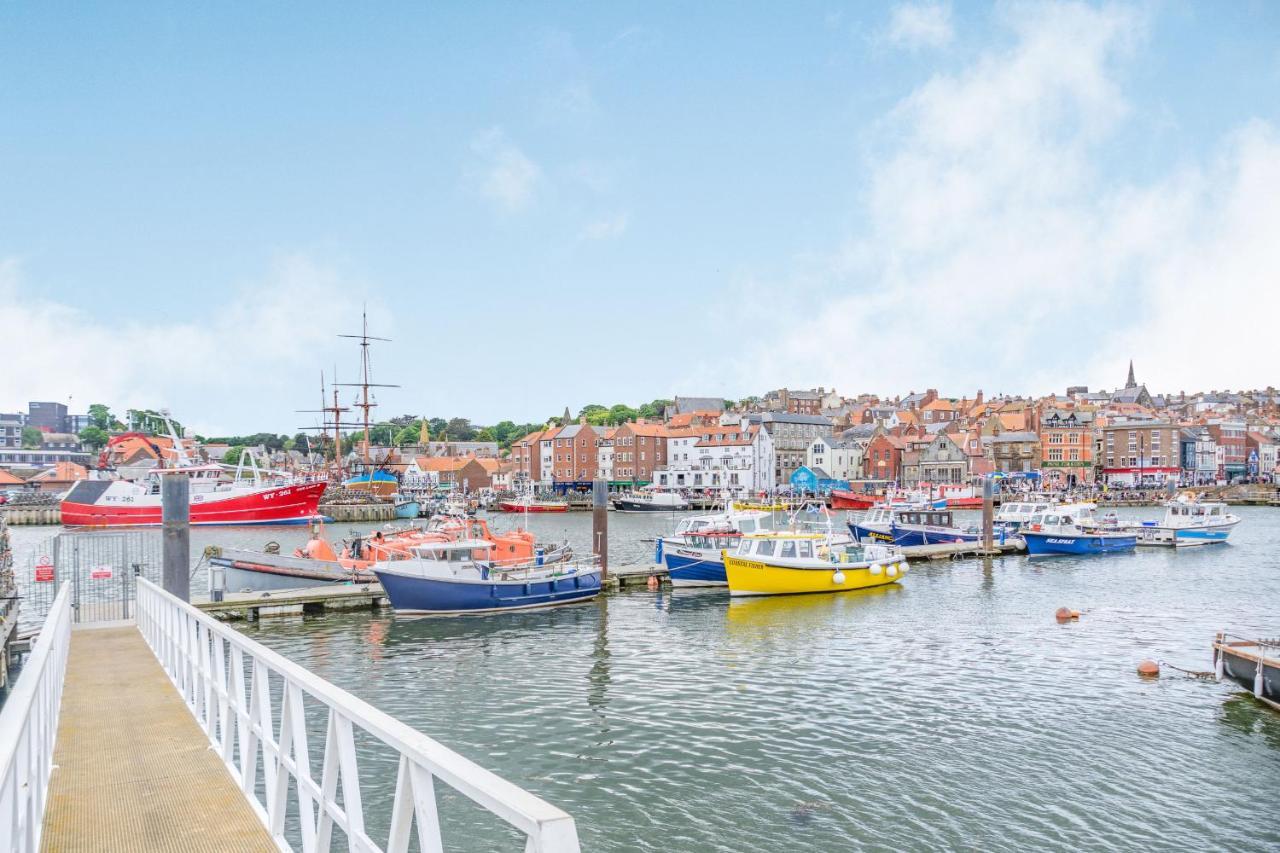 What A View At Quayside Apartment Whitby Exteriör bild